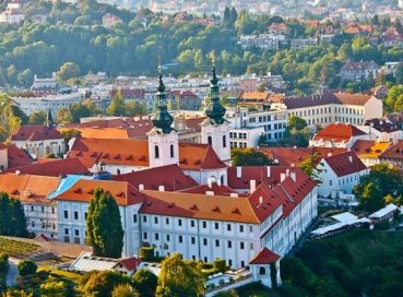 Antalya Çıkışlı Uçaklı Orta Avrupa Yıldızları: Polonya, Avusturya ve Çekya