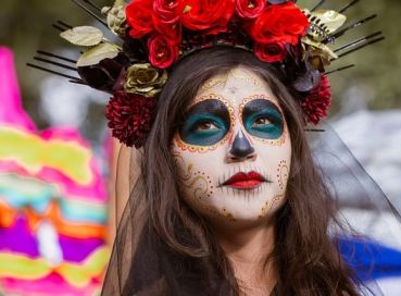 Ölüler Günü Festivalinde Meksika ve Guatemala