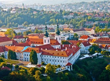 Antalya Çıkışlı Uçaklı Orta Avrupa Yıldızları: Polonya, Avusturya ve Çekya