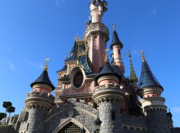 İzmir'den Direkt Sefer İle Yaz Tatiline Özel Kültür ve Eğlence Turu Paris & Disneyland Brüksel – Köln