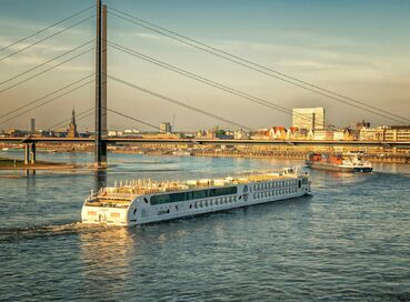 Sonbaharda Ren Nehri'nde Hollanda Almanya 